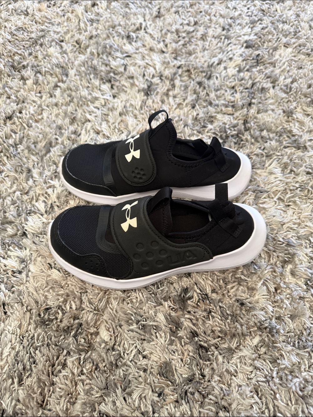 Under Armour Kids Size 3 Black and White Slip-On Sneakers